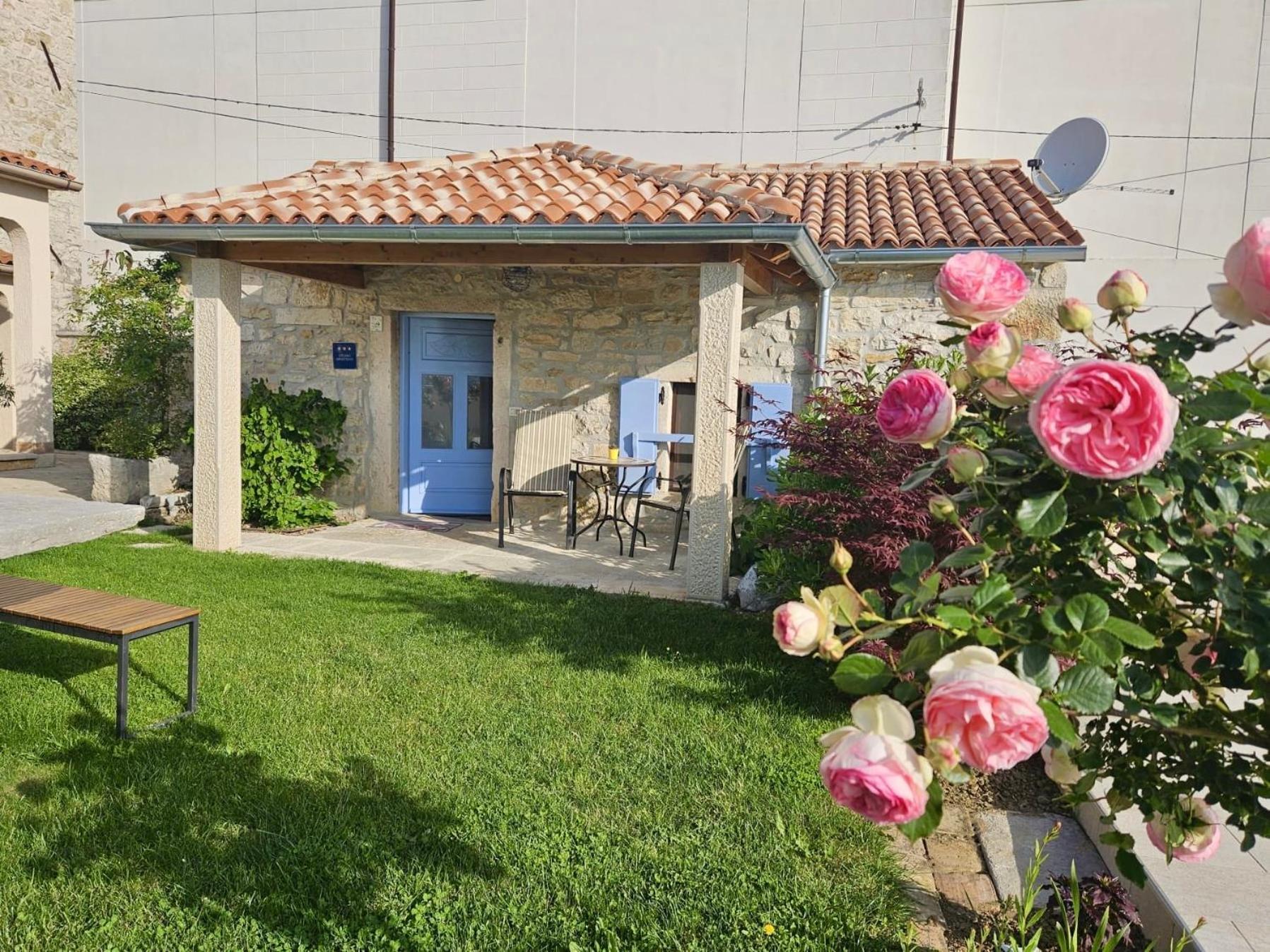 Rural Apartments Ritossa Vizinada Exterior photo